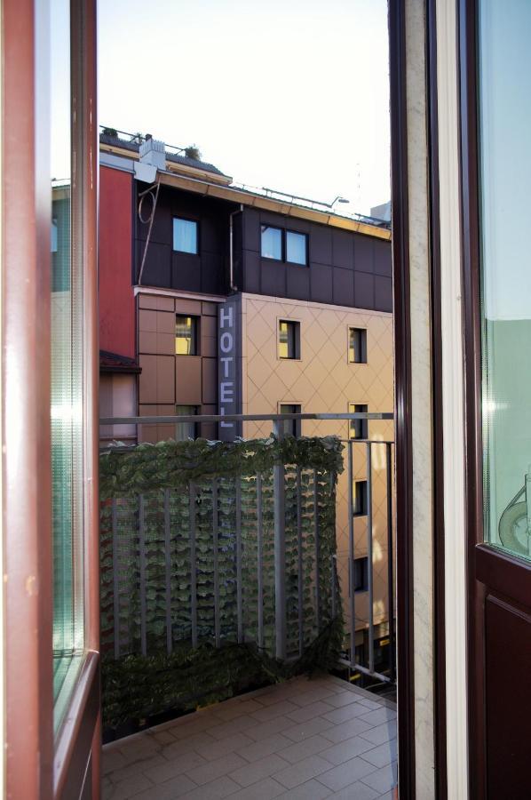 Incantevole Appartamento De Angeli Milano Esterno foto